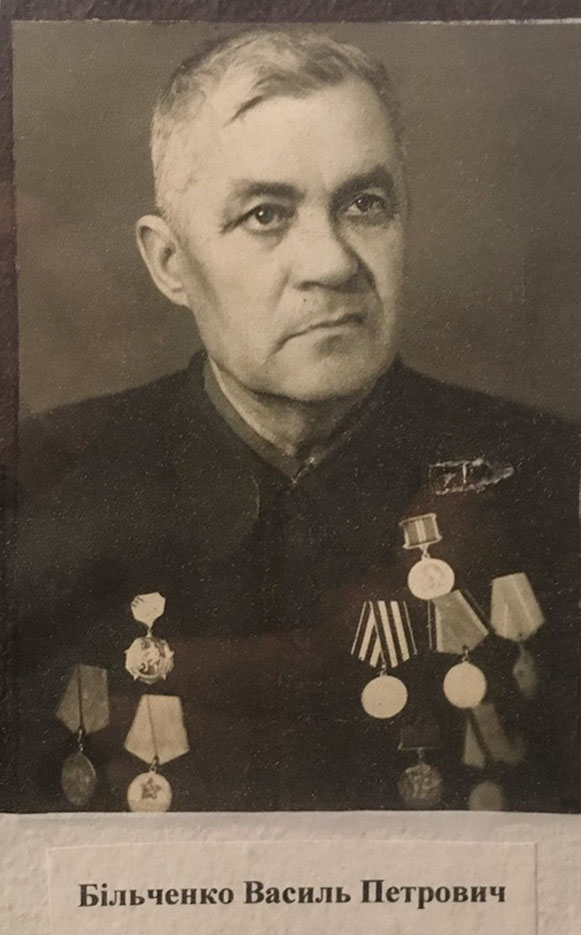 В.П. Більченко, перший директор Царичанського історико-краєзнавчого музею. Фото з архіву музею