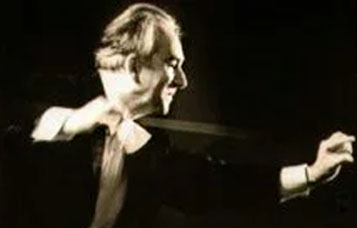 Дириґує Г. Карапетян // https://vidchuy.dp.ua/dyryhent Дириґує Г. Карапетян // https://vidchuy.dp.ua/dyryhent