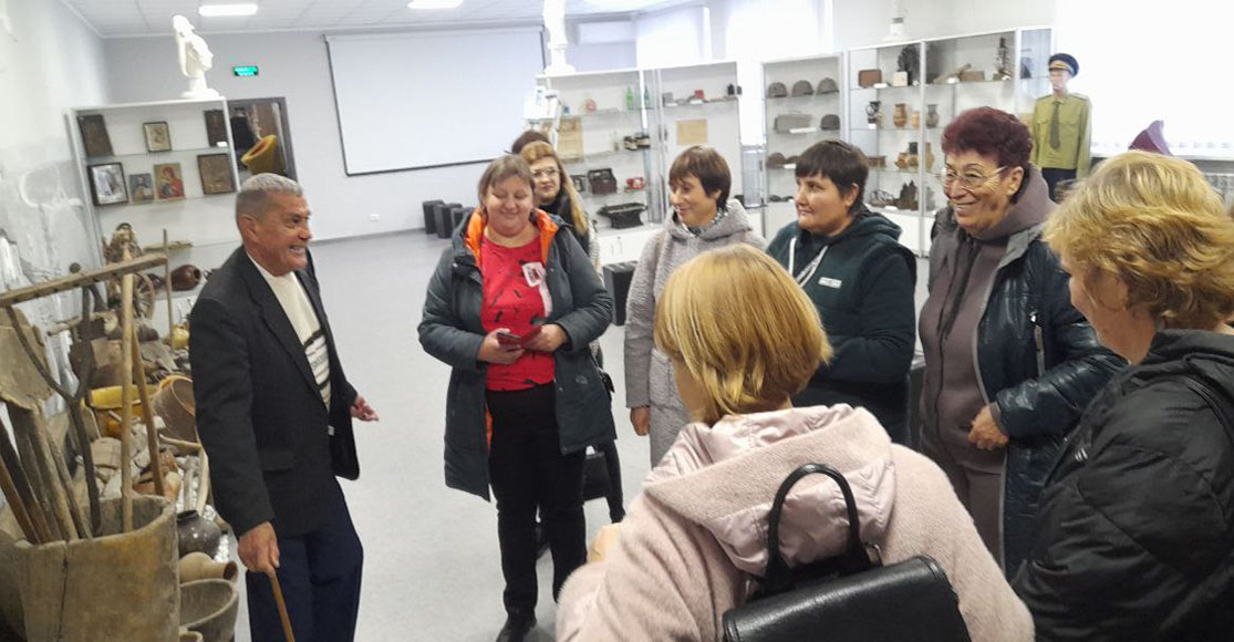 Білоконь А., гол. зберігач музею – екскурсія для відвідувачів.– www.facebook.com/photo/?fbid=577485508125977&set=d41d8cd9