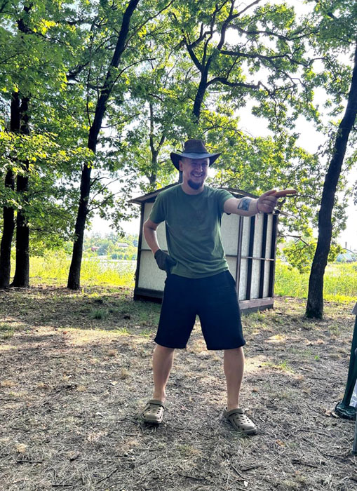 «Схожий на Грінго? Чи більше на ковбоя? :)»