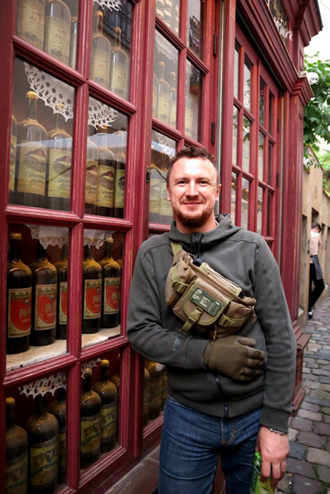 «Ще ношу рукавичку через виражений біль (нейропатію) в руці». Львів, 2024