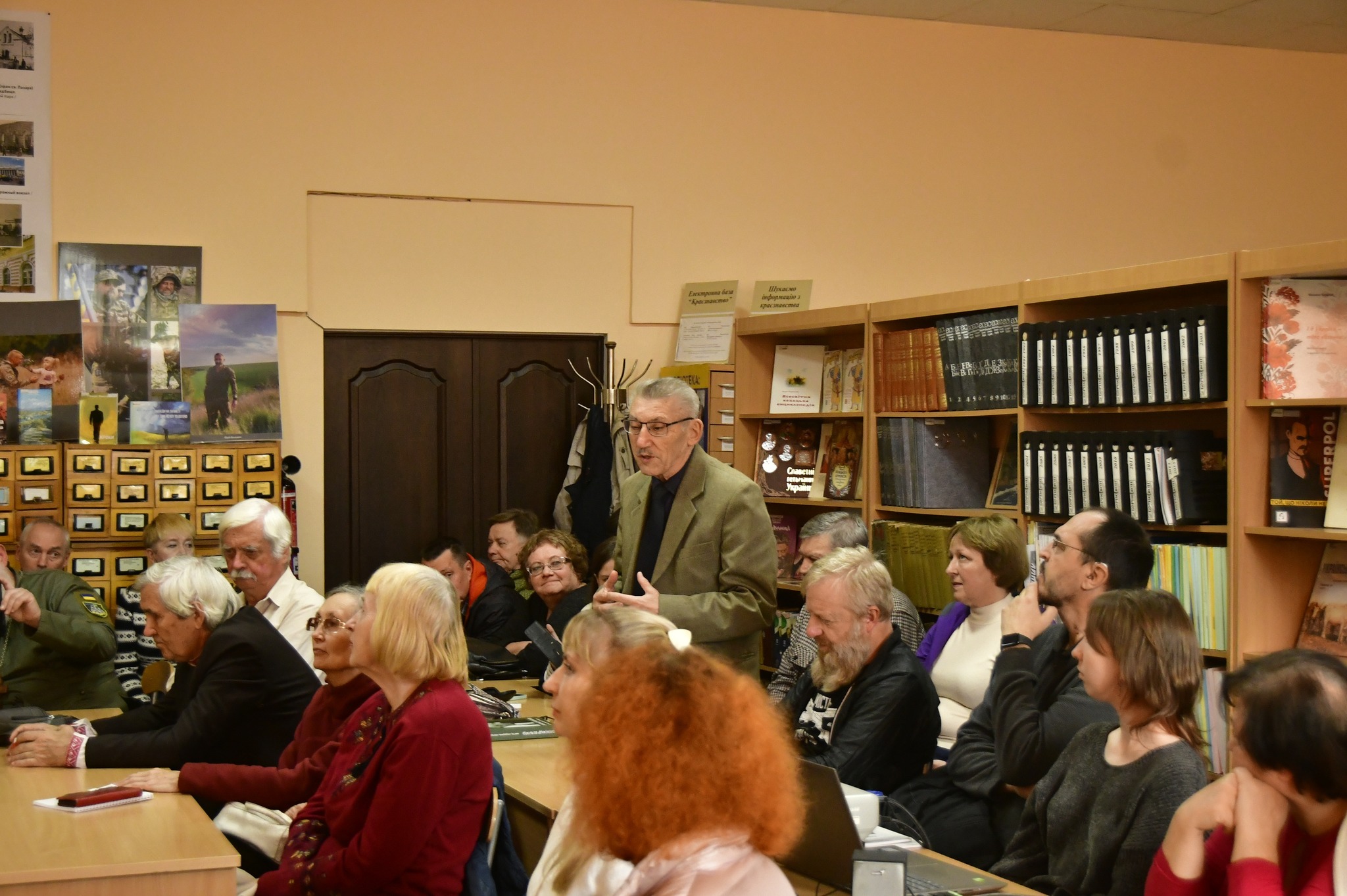 В. Савчук на спільному засіданні Січеславського природознавчого клубу і Краєзнавчого клубу «Ріднокрай» (презентація книги «Олександр Бельгард: життя, спадщина, спогади»)