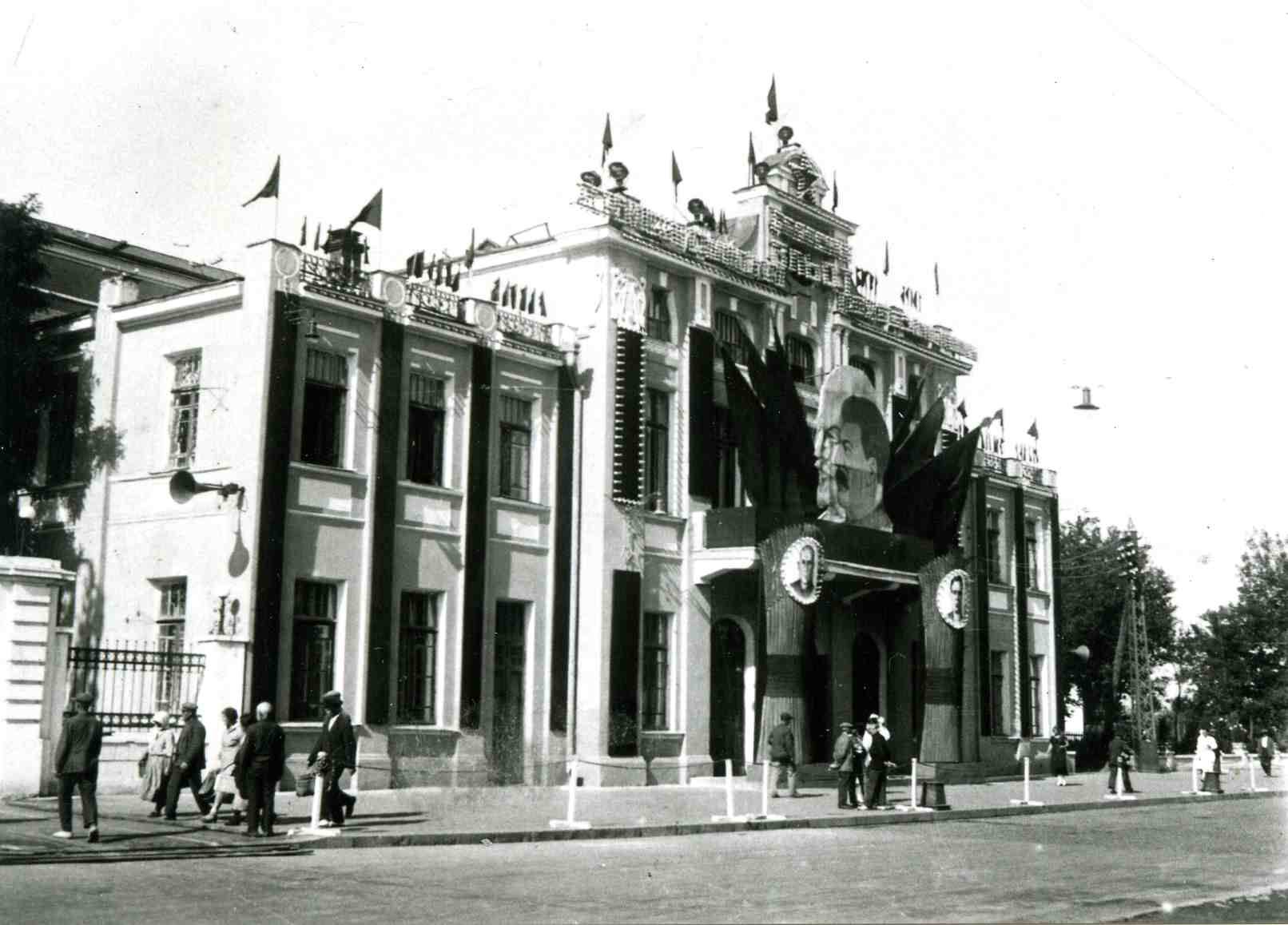 Оперний театр у Дніпропетровську в 1930-х роках