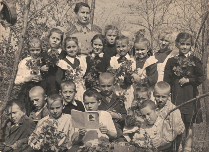 О.І. Копацька. 1960 р. 3-й кл. З приватної колекції
