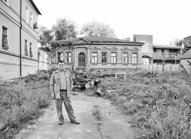 Микола Чабан знайшов будинок, де минало дитинство В. Петрова. Фото авторки