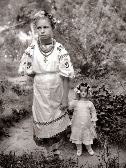 Зоя Фукс (8.04.1901–4.04.1976). Фото Е.К. Фукса з кн. Рукавіцина І. «Криворожский альбом. Вып. 2».