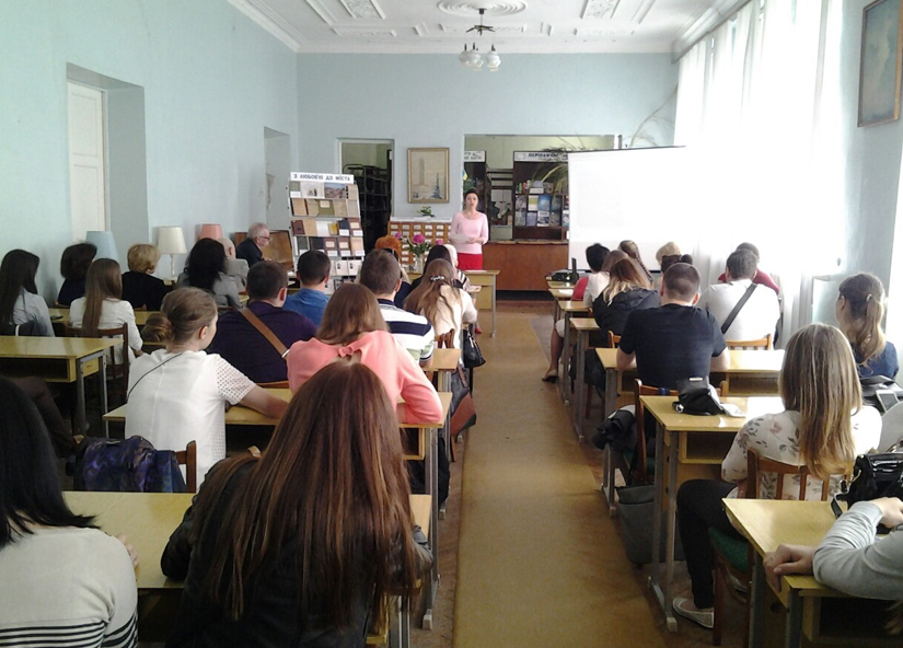 В.В. Тротнер читає лекцію для студентів Гірничого університету про Фукса