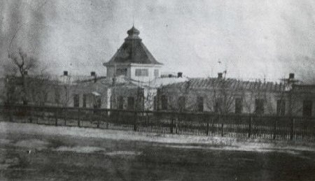 Головний корпус Губернської земської лікарні.1910-ті роки. Фото: https://www.shukach.com/ru/node/12407