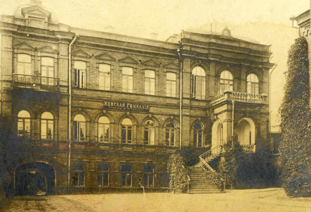 Жіноча гімназія Н.М. Тіблен на Старокозачій, 51. Фото: http://tfde.dp.ua/%D0%A1%D1%82%D0%B0%D1%80%D0%BE%D0%BA%D0%BE%D0%B7%D0%B0%D1%87%D0%B0,_51#/media/File:Starokozacha_51_01.jpg