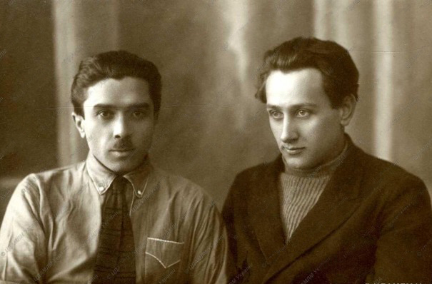  Валер’ян Поліщук з Миколою Хвильовим. 1925 р. // http://prostir.museum/ua/post/36307