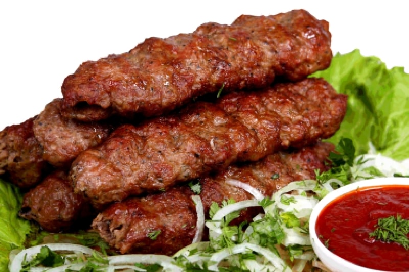 Люля – кебаб.Фото: http://shashlik.ochagkafe.by/lyulya-kebab-iz-govyadiny.html