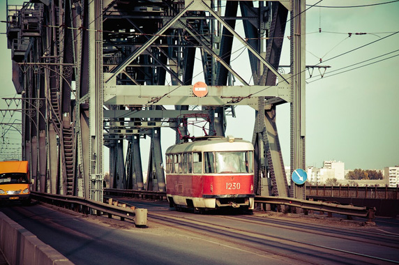 Сучасний вигляд Амурського мосту. Фото:https://tov-tob.livejournal.com/26738.html