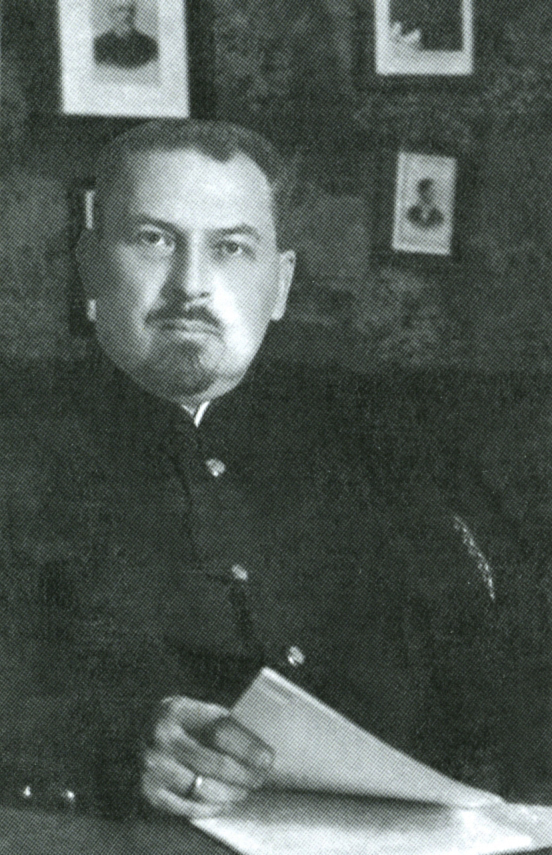 Перший директор училища Д. П. Губарєв.
