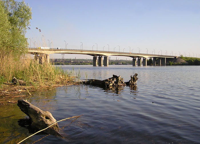 Кайдацький міст // https://uk.wikipedia.org/wiki/Кайдацький_міст#/media/File:Kaydacky-bridge_Dnipropetrovsk_from_GOROD.DP.UA.jpg