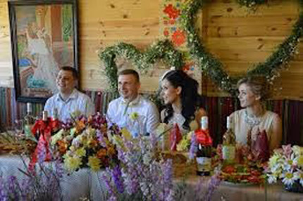 Сучасне весілля на хуторі Галушківка. Фото: http://galushkivka.com/