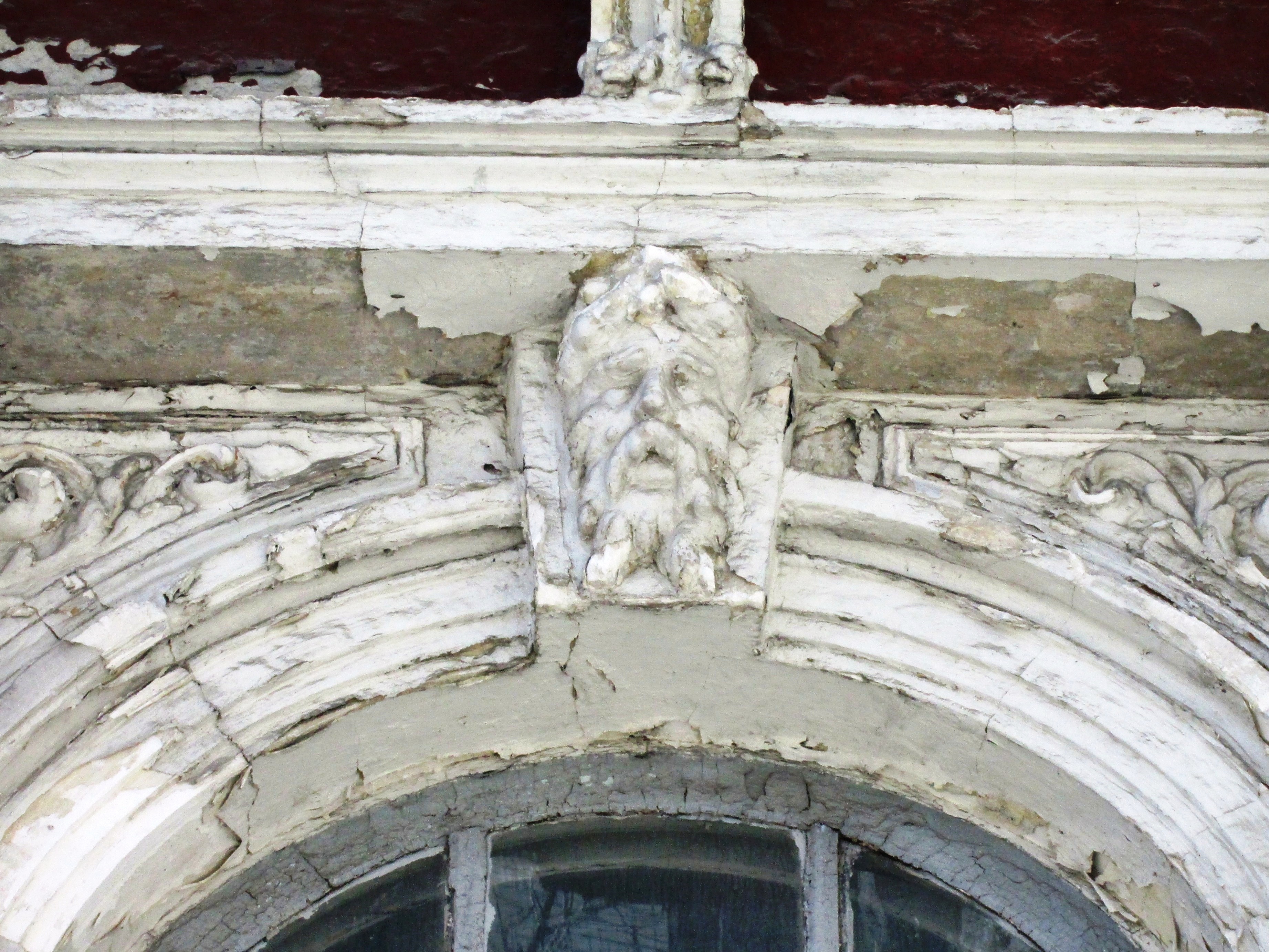 Голова Зевса на фасаді будинку. Фото автора
