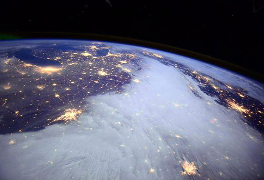 Україна з космоса . Фото Ренді Брезніка з колекції ДОУНБ