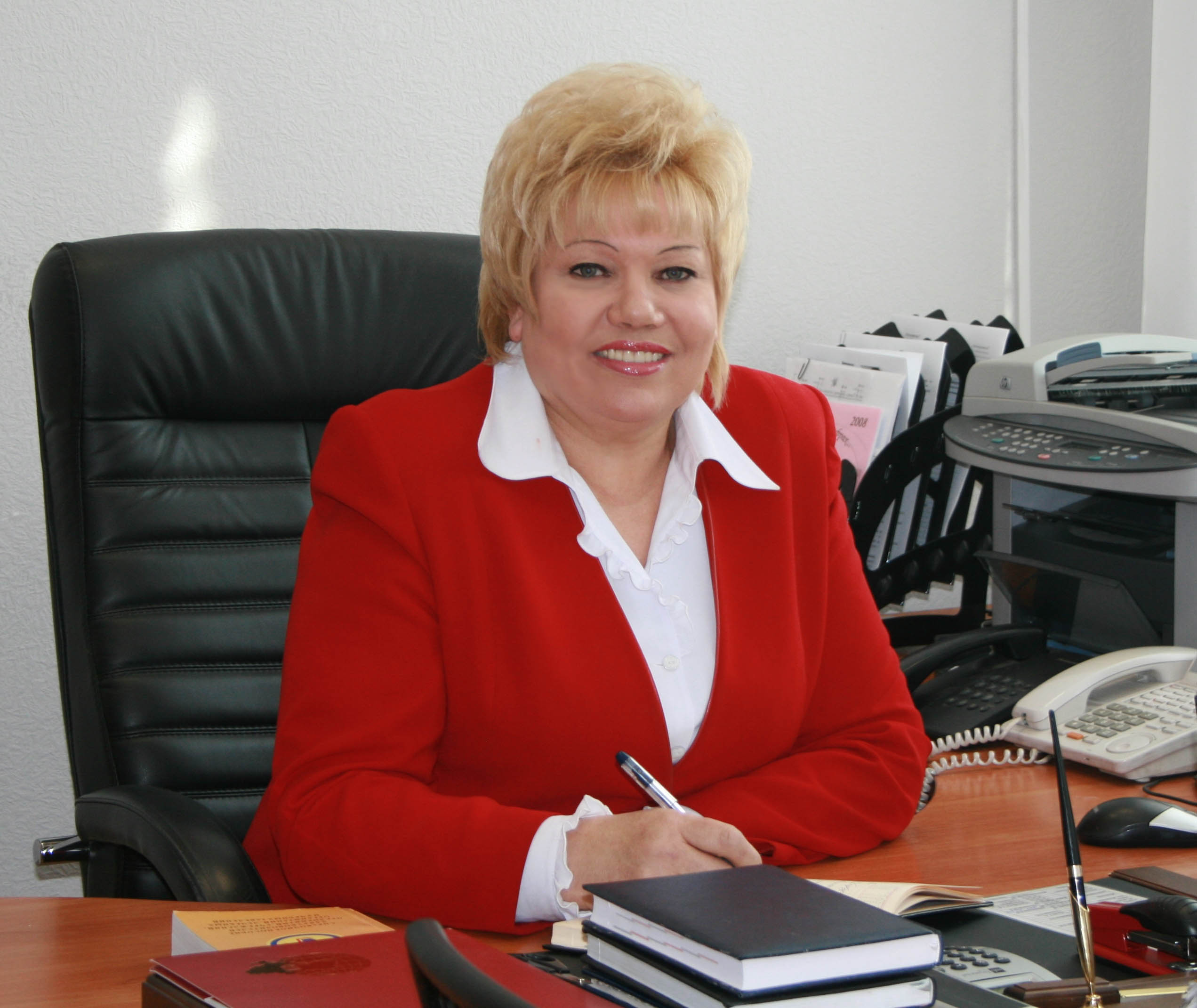 Тітова Надія Миколаївна – директор ДОУНБ з 1994 р.
