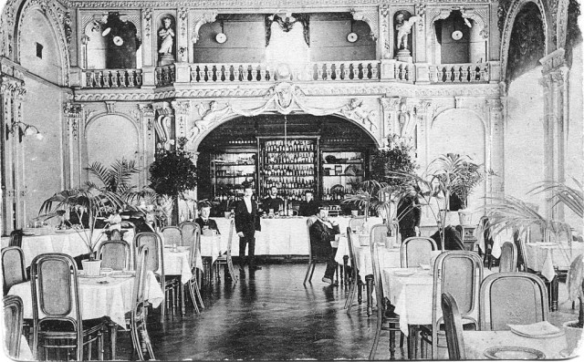 Зал ресторану «Франція». 1913 р. Фото з книги В. Лазебник «Неизвестная Екатеринославщина»