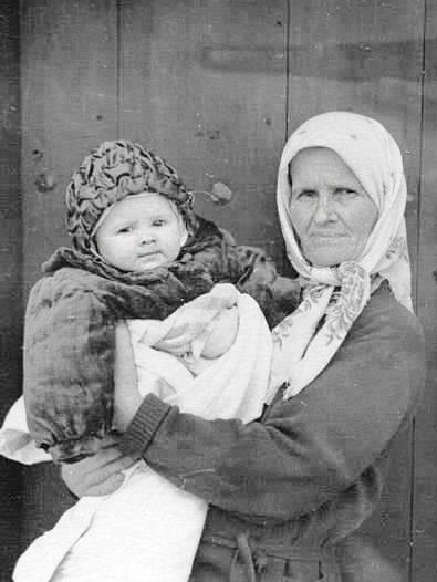Іван із мамою. Фото з архіву родини Корнієнків