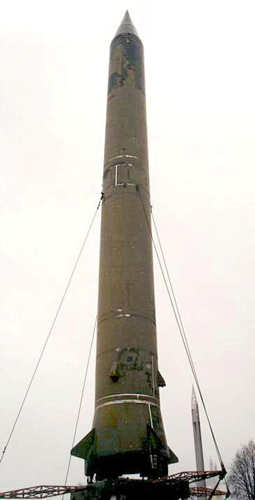 Було створено 2 типи ракетних комплексів: Р-12 – наземний,  Р-12У – шахтний. Фото: https://www.yuzhnoye.com/ua/company/history/rk_r_12.html