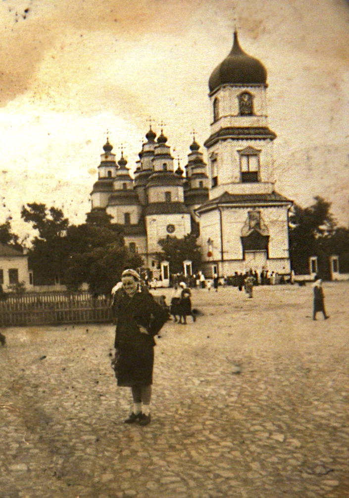  Новомосковський Троїцький собор. Повоєнне фото з музею школи