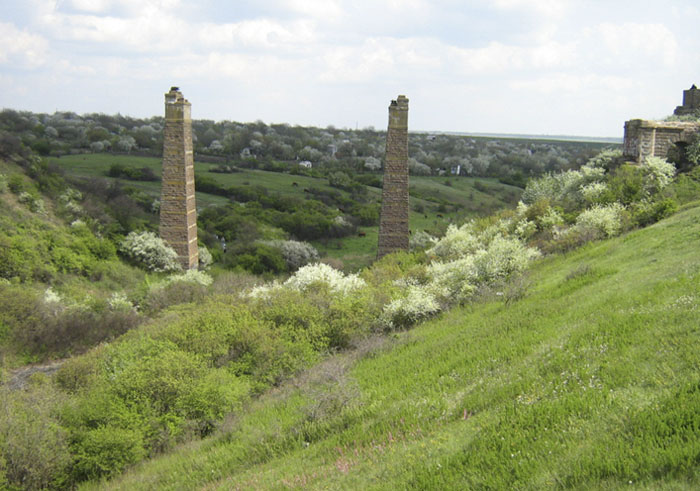 Опори старовинного мосту, квітень 2008