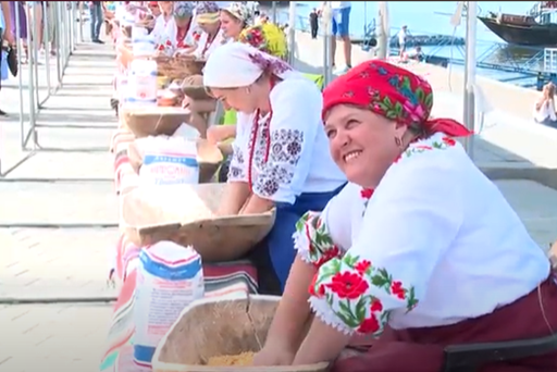 Рекорд України з приготування  пшінки-затірки. м. Дніпро // https://11tv.dp.ua/news/20210826-rekord-ukrayiny-iz-prygotuvannya-pshinky-zatirky.html