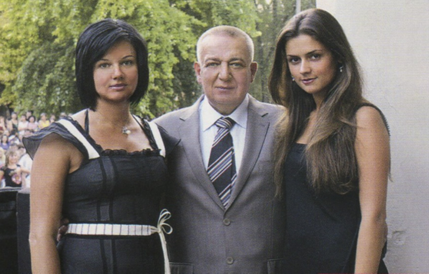  Микола Вікторович з донькою Тетяною та онукою Ганною
