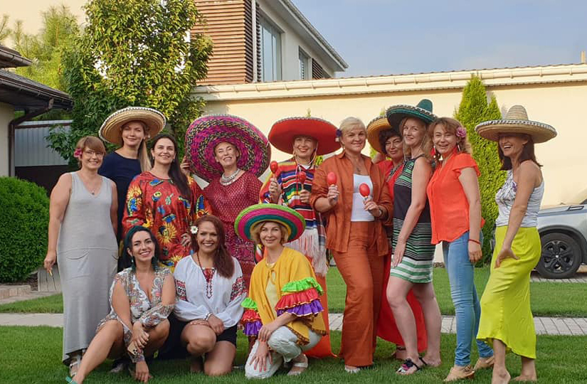 Мексиканська вечірка з Happy Woman. Грасіелла - нижній ряд, в центрі, Дніпро, 2021