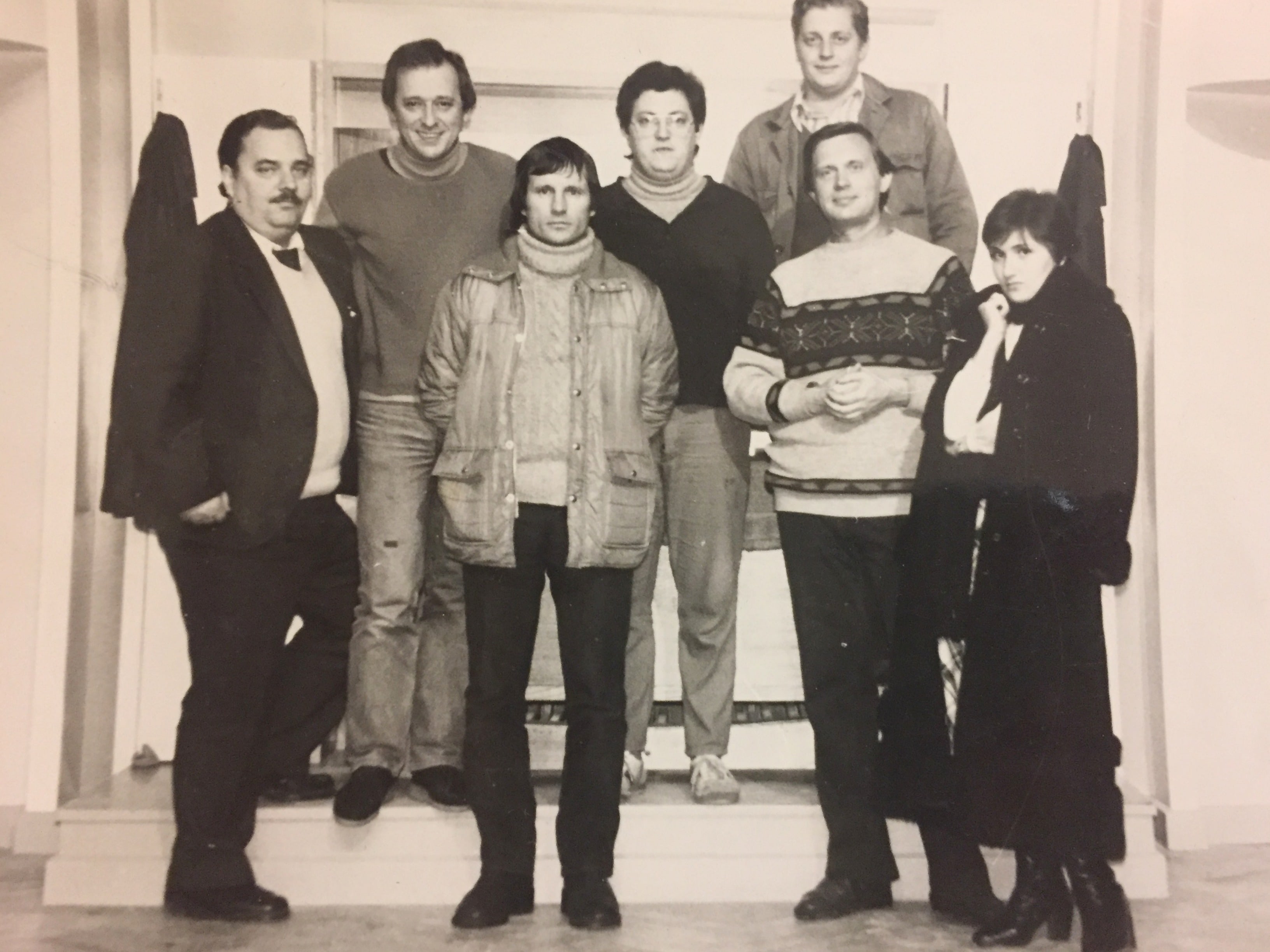1985-й рік , верхній ряд зліва праворуч : головний настроювач фірми «Зауер» Петер Фресдорф, майстер Ульріх Моріц та Анатолій Юрійчук