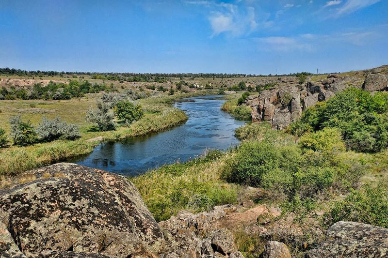 Токівський каньйон, серпень 2019. Фото: https://landmarks.in.ua/oblast/sicheslavska/tokivske